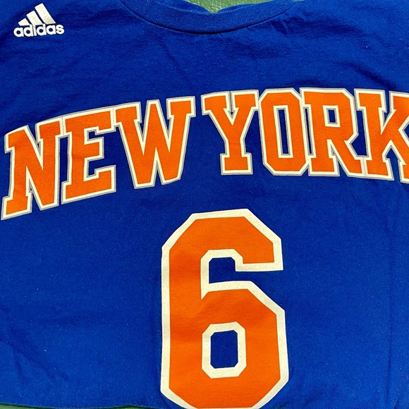 Kristaps Porzingis New York Knicks T-Shirt - Picture 1 of 2
